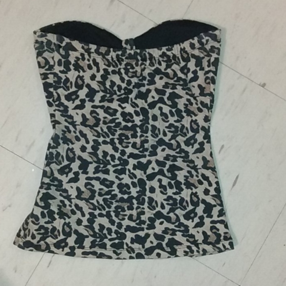 Cheetah v-neck top - Picture 3 of 3